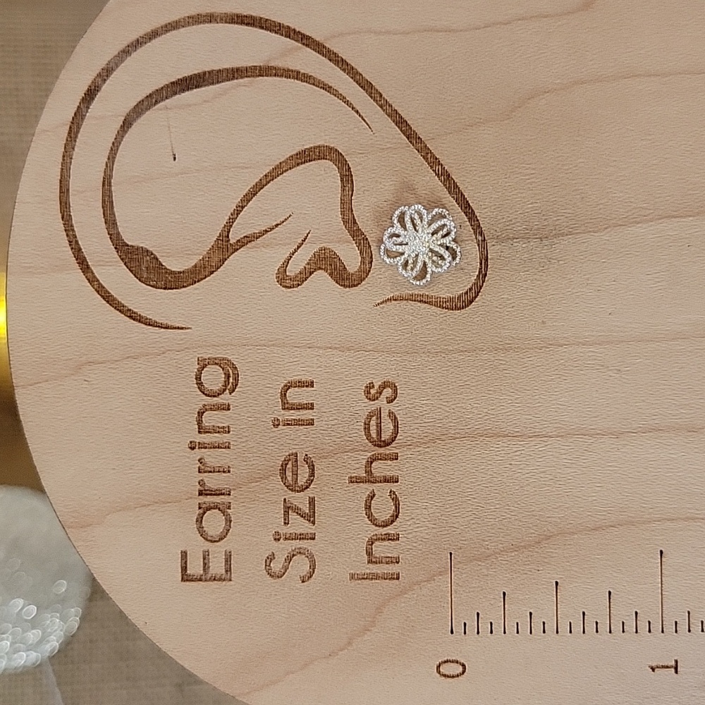 LOOP BLOSSOM STUD EARRINGS - Picture 5 of 7
